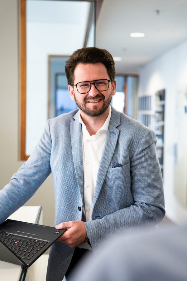 Portrait von Unternehmensberater Günter Stöcker